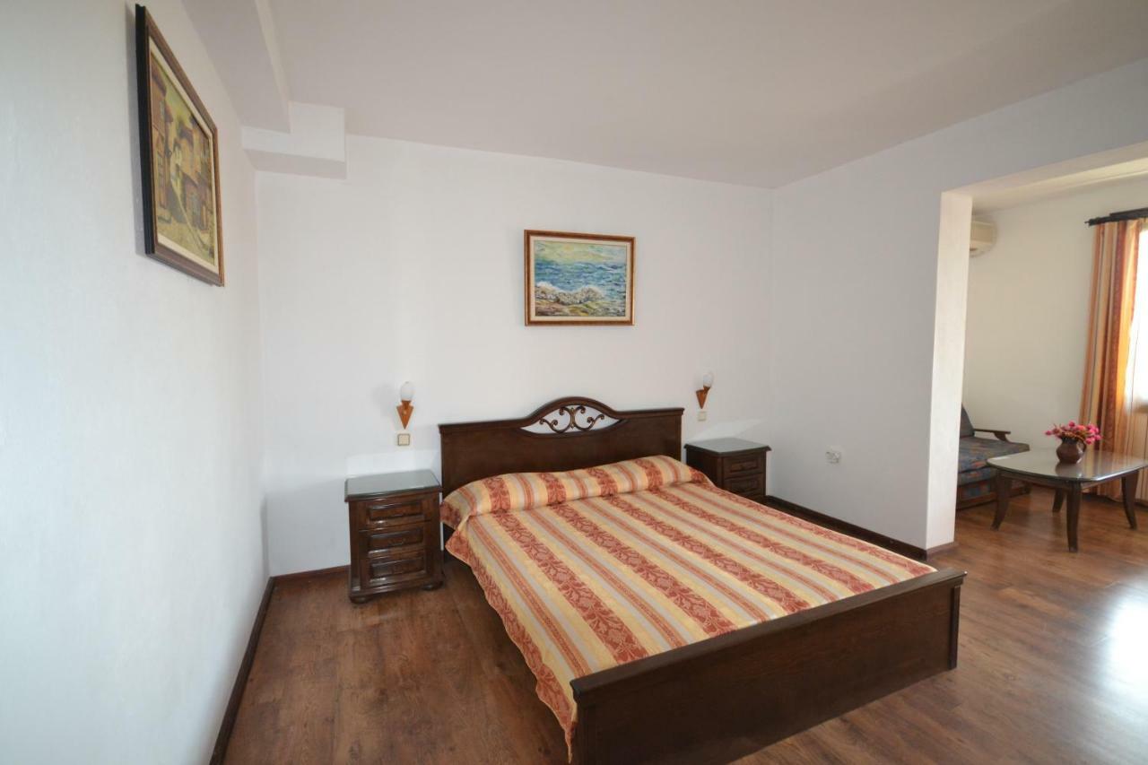 More Family Hotel Szozopol Kültér fotó